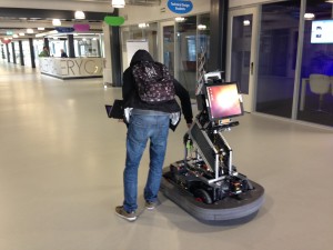 Noé preparing to map the Gallery at the UT in February 2014