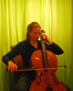 Daphne cello 2